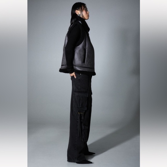 H&M Teddy Fleece-Lined Black Vest - Picture 11 of 15